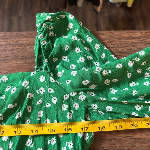 ❤️ H&M Green Floral Peasant Blouse Size M - Picture 7 of 10